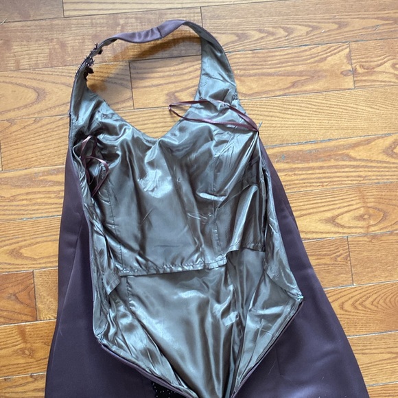 Rich brown halter style gorgeous long gown size 6/8 beautiful appliqué beading. - Picture 5 of 16